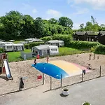 营地 First Camp Skovlund & *
